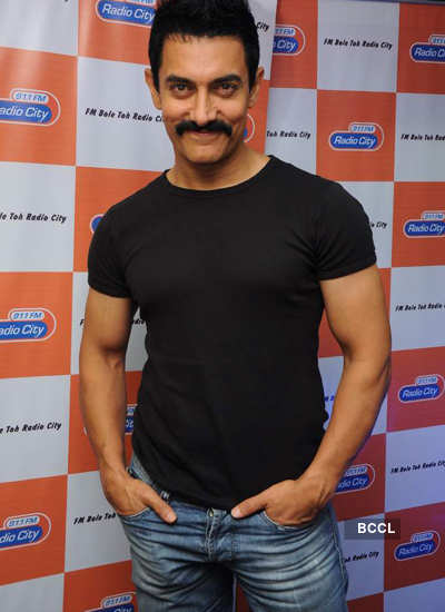 Aamir Khan visits Radio City