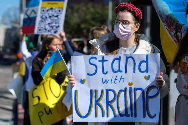 Thousands of protesters worldwide rally against Russia&rsquo;s invasion of Ukraine; see pics