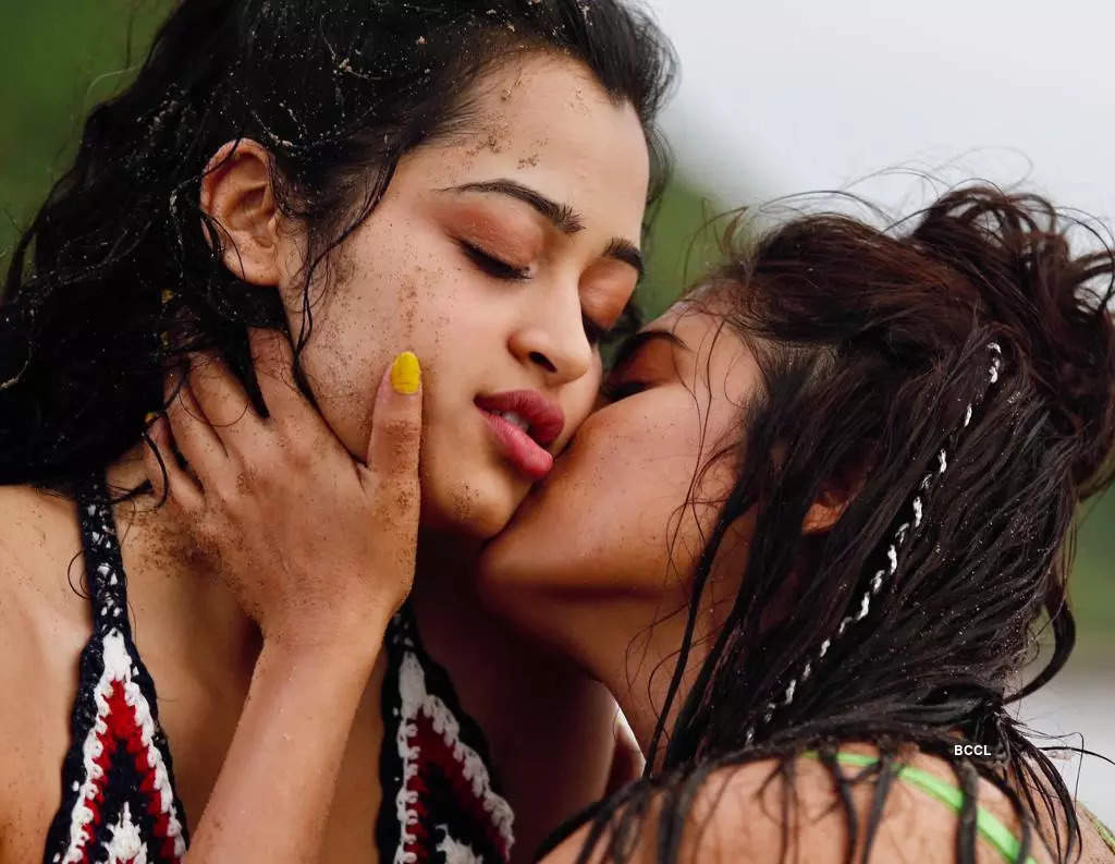 first lesbian film Khatra Dangerous picture