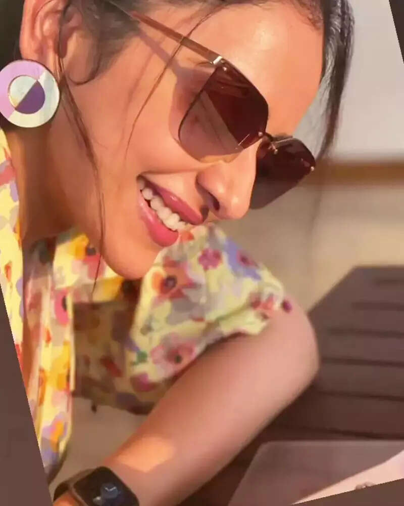 Mesmerising pictures of Rakul Preet Singh in neon co-ord sets from her romantic vacay with Jackky Bhagnani