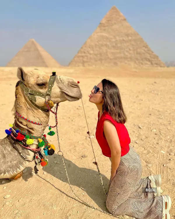 Hina Khan shares surreal pictures from Egypt holiday; gives major travel goals