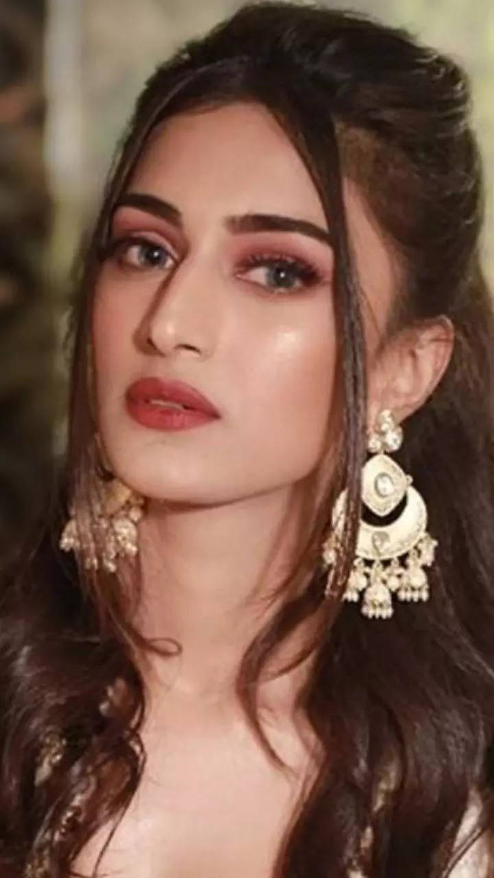 Erica Fernandes Makeup Tips: Makeup lessons to learn from Erica Fernandes |  Times of India