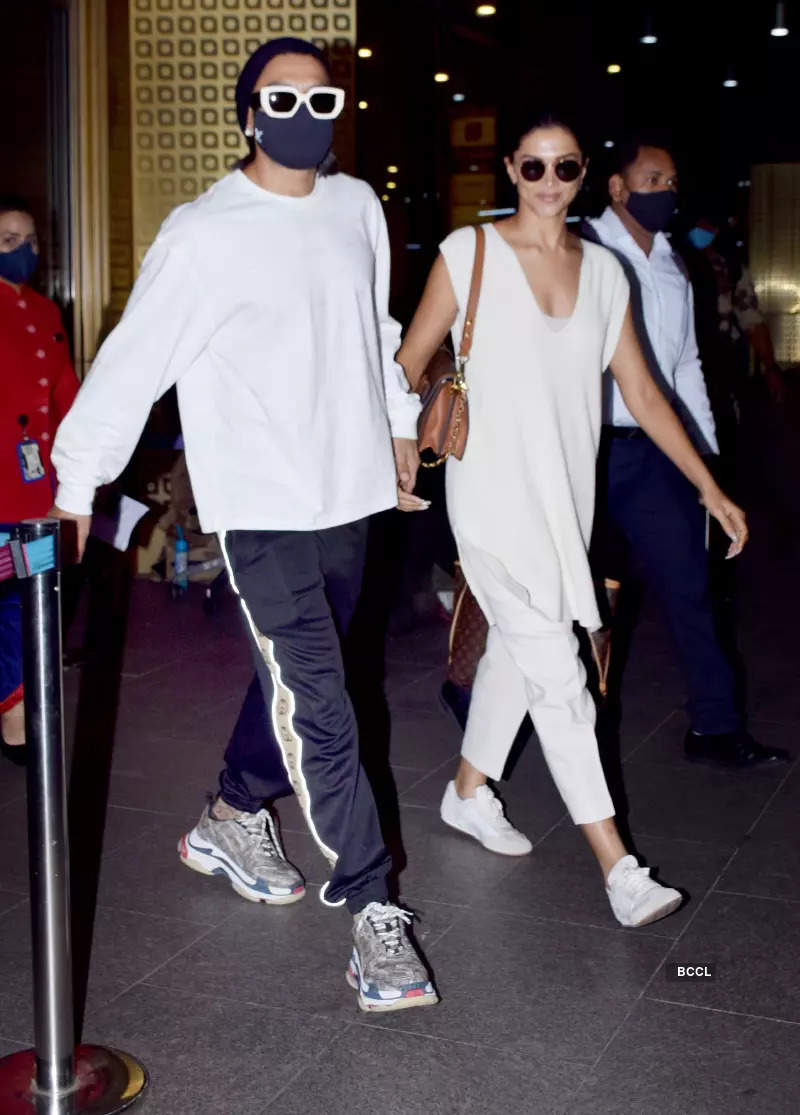 #ETimesSnapped: From Ranveer-Deepika to Suhana-Ananya, paparazzi pictures of your favourite celebs
