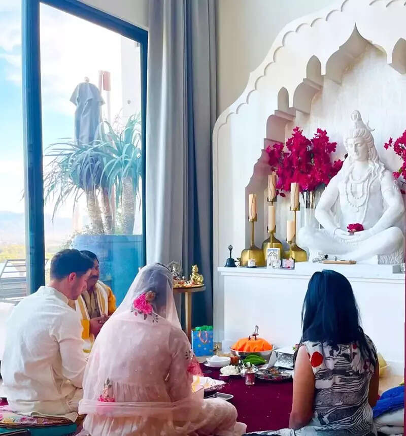 Unmissable pictures from Priyanka Chopra and Nick Jonas' special puja on Mahashivratri