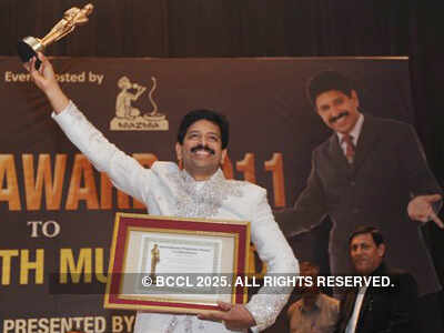 Magician Gopinath Muthukad receives award