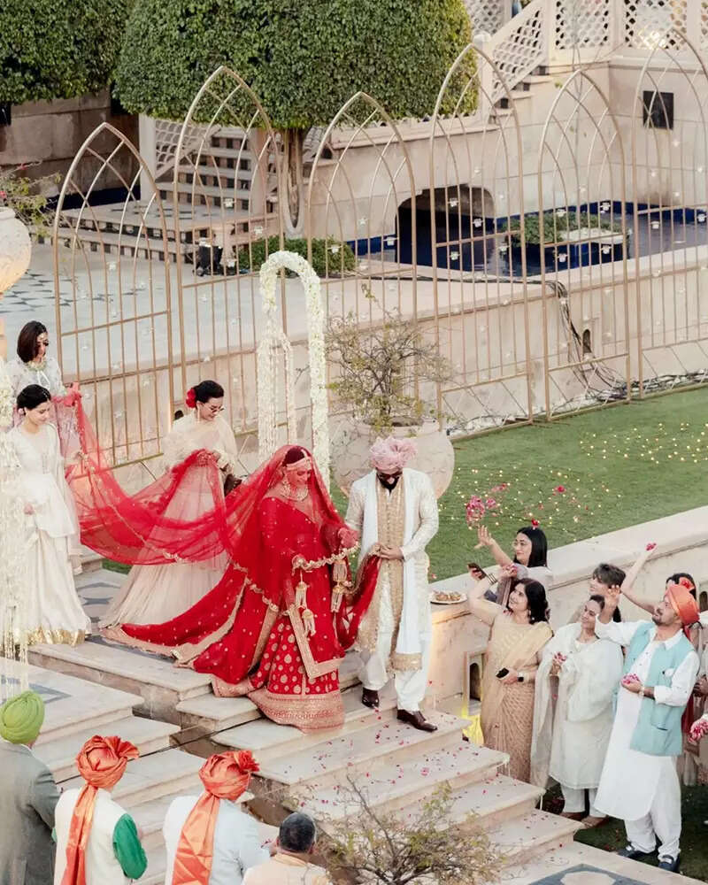 Dreamy pictures from Luv Ranjan and Alisha Vaid&rsquo;s fairytale Agra wedding