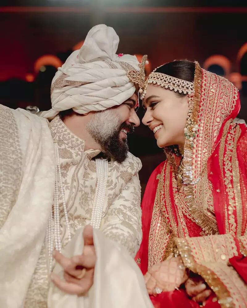 Dreamy pictures from Luv Ranjan and Alisha Vaid&rsquo;s fairytale Agra wedding