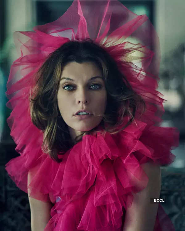 These glamorous pictures of Ukrainian-born actress Milla Jovovich go viral on internet