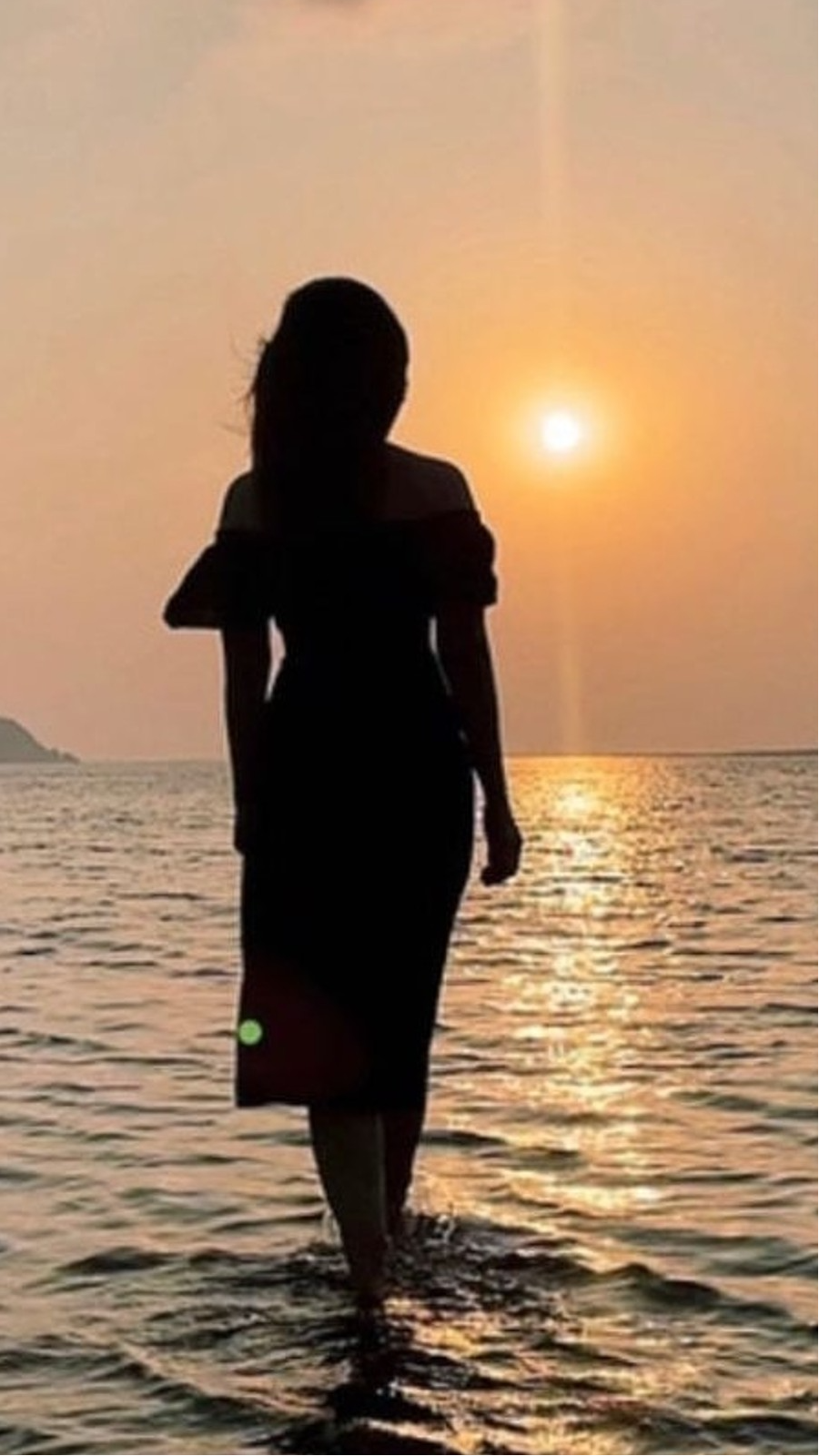 South diva's immersed in the beauty of sunset | Times of India