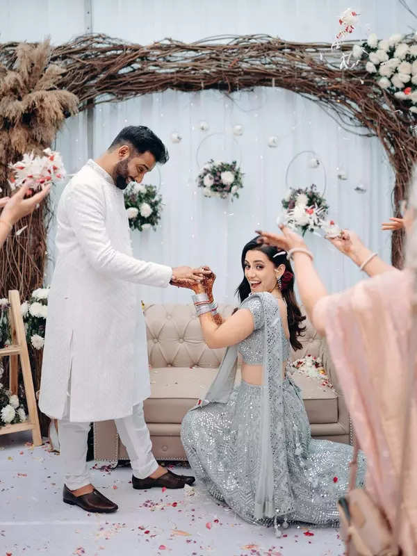 Inside pictures from Esha Kansara and Siddharth Amit Bhavsar's engagement ceremony