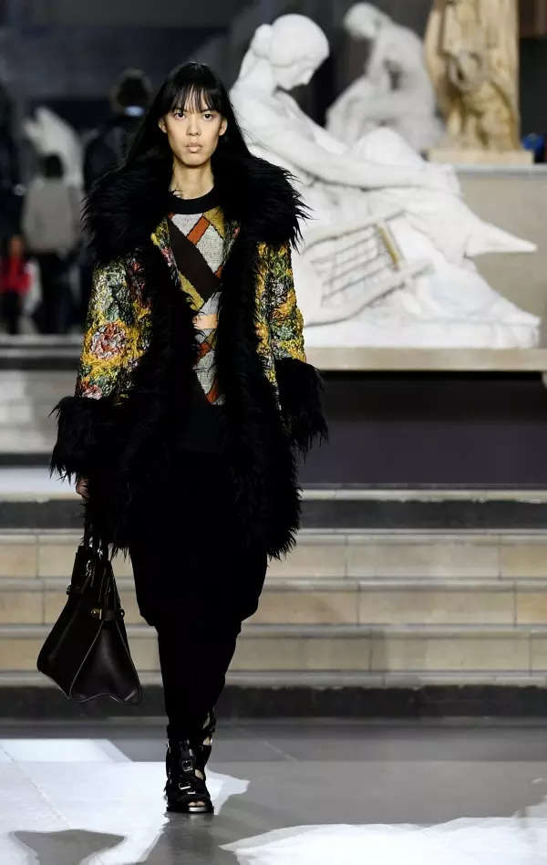 Paris Fashion Week 2022: Pictures from Louis Vuitton's fall/winter 2022 ready-to-wear show