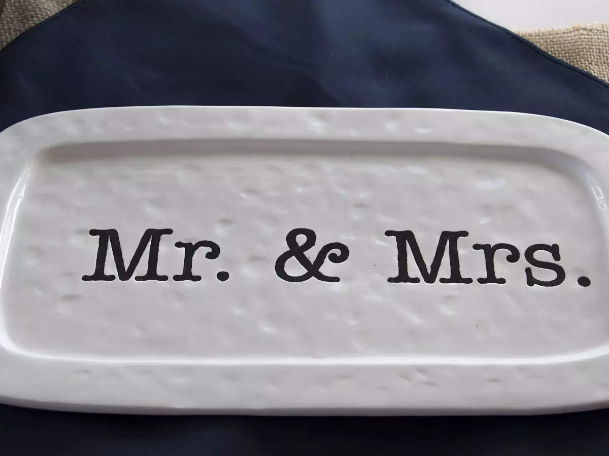 Pros And Cons Of Changing Your SURNAME After Marriage