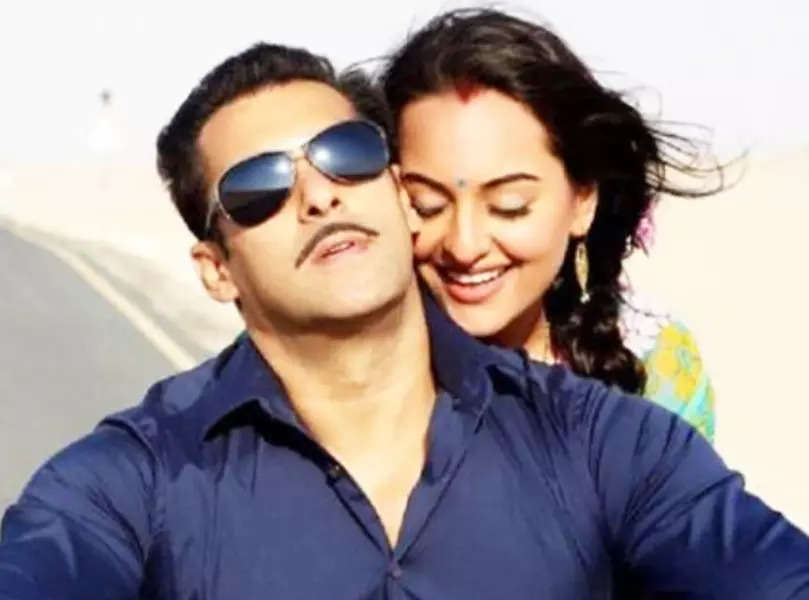 Amid reports of non-bailable warrant against Sonakshi Sinha, new morphed picture of the actress with Salman Khan goes viral