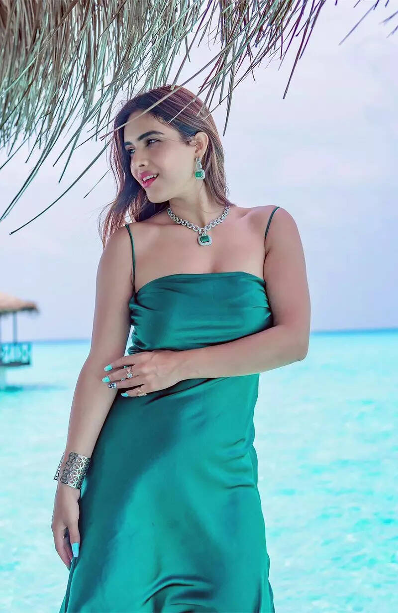 ‘Sakhiyaan’ star Neha Malik is the new social media sensation- The - Mariam Sh: Sexy Pics Of The Sultry Social Media Sensation