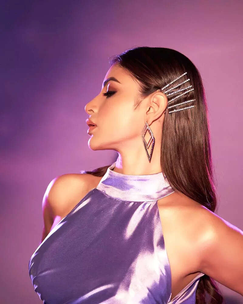 These breathtaking pictures of Mouni Roy in a thigh-high slit gown will make your heart skip a beat