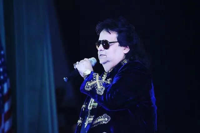 BAPPI LAHIRI PERFORMING