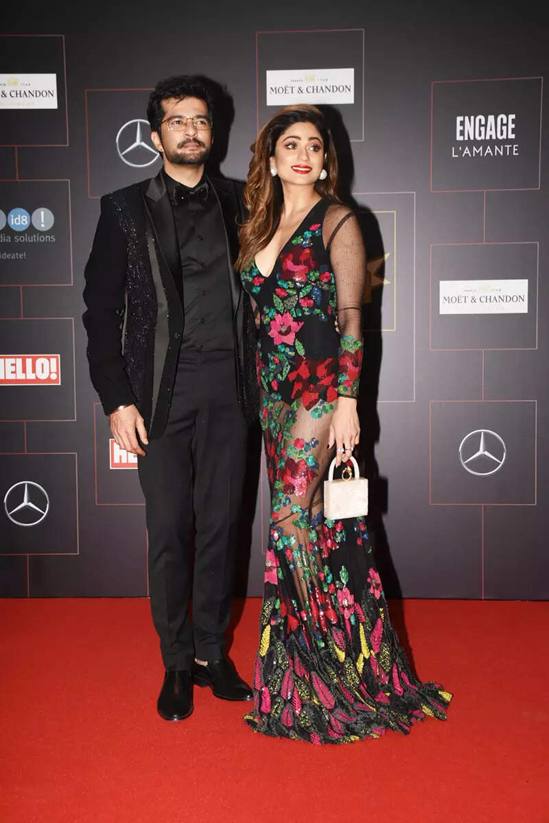 Quashing the breakup rumours, these pictures of Shamita Shetty and Raqesh Bapat prove they are madly in love