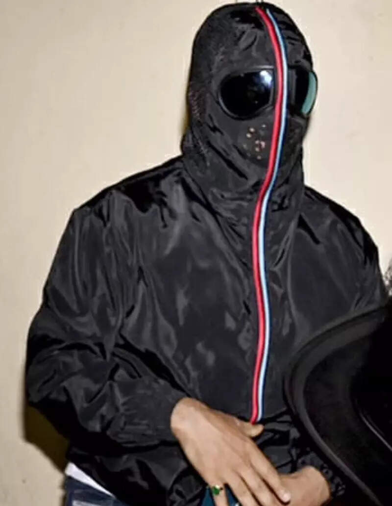 Pictures of Raj Kundra in his fully masked outfit go viral; gets brutally trolled