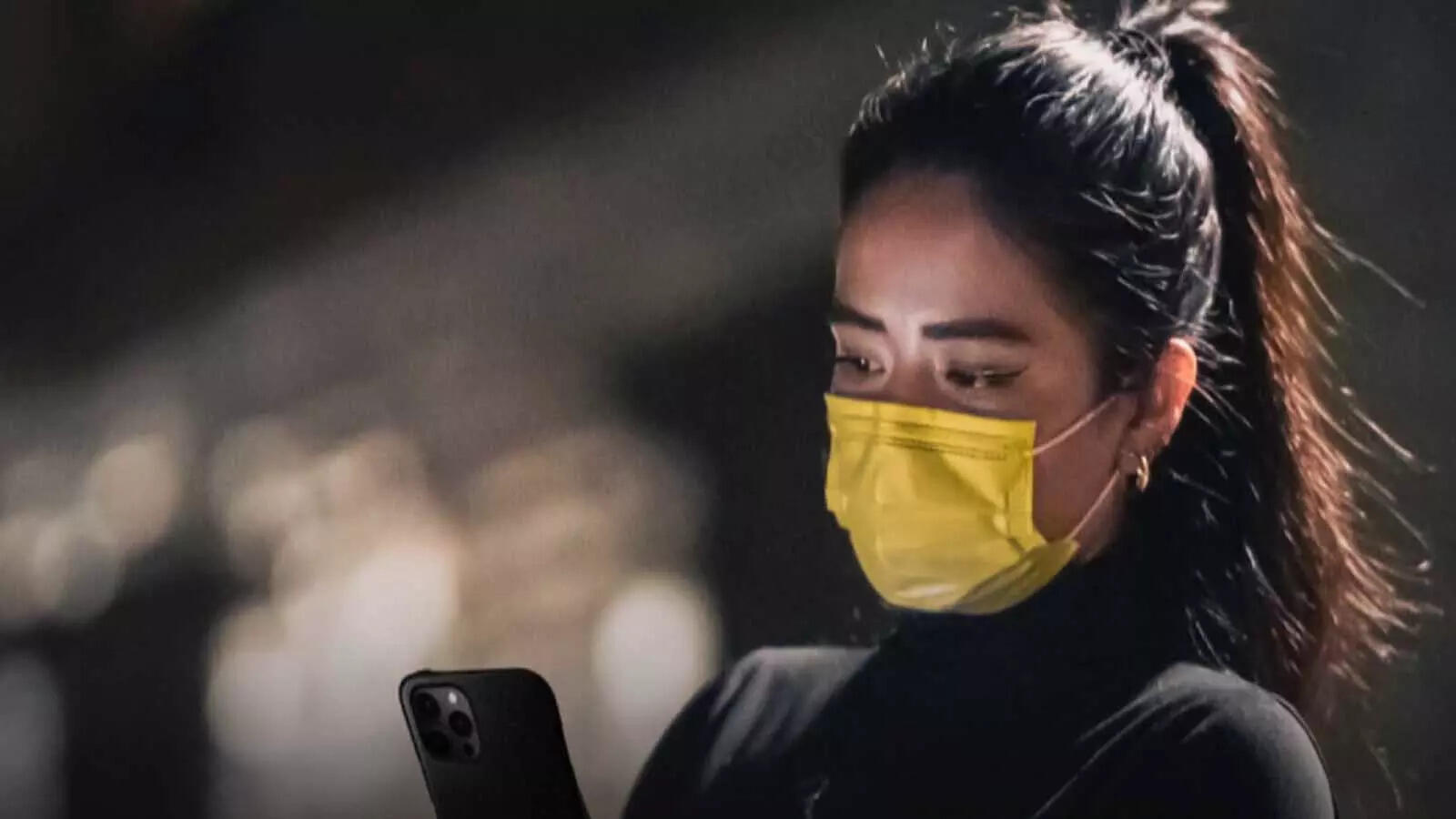 Apple rolls out iOS 15.4 with Face ID that works with mask