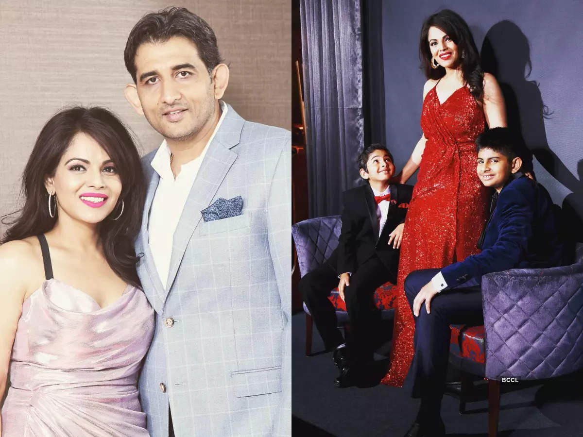Shark Tank India judge Namita Thapar lives life queen size with hubby Vikas  Thapar and kids; here's all about her early days, education and net worth |  The Times of India