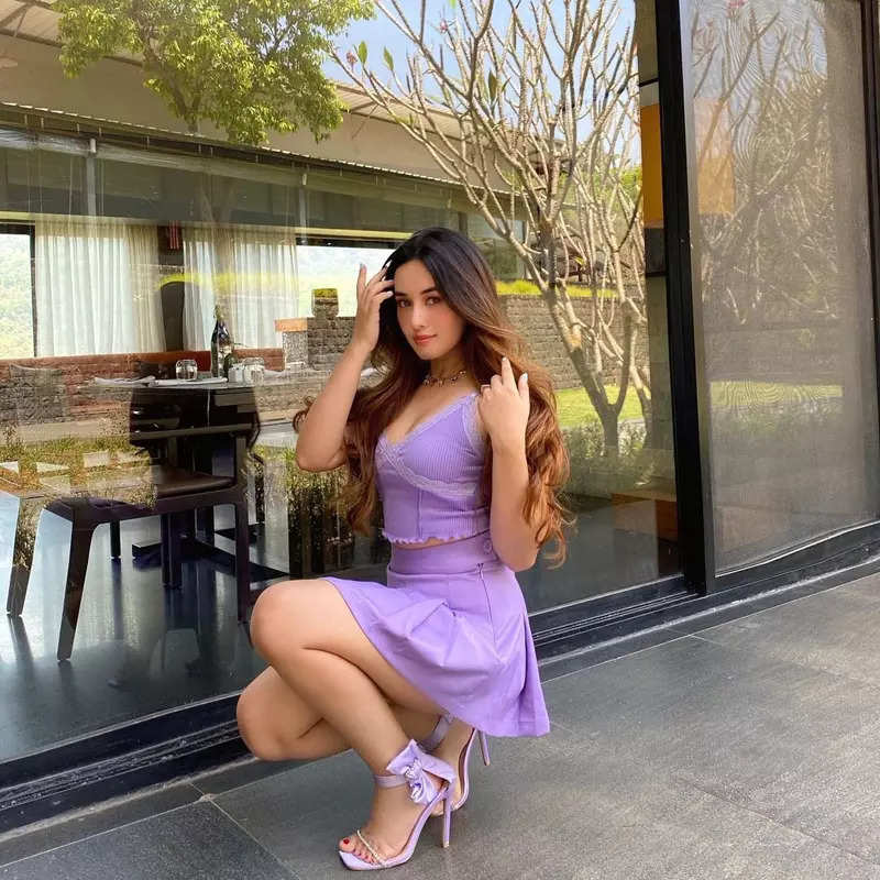 Glamorous pictures of Nepali beauty Aditi Budhathoki are too good to miss!