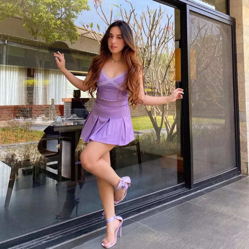 Glamorous pictures of Nepali beauty Aditi Budhathoki are too good to miss!