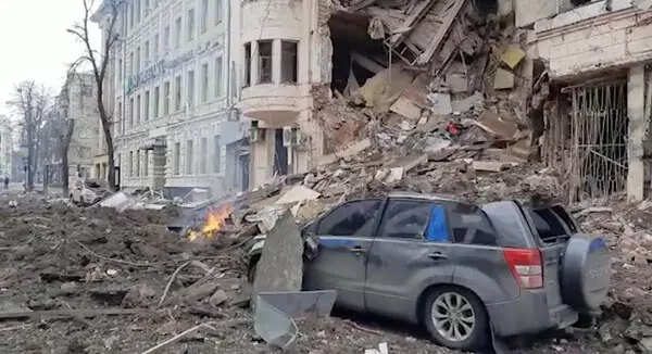 Over 600 buildings destroyed in Ukrainian city of Kharkiv; see pics