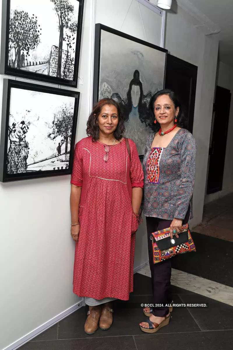Bengaluru art lovers gather at Kala for Vidya art show