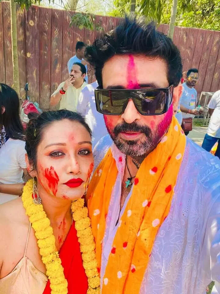 Don't miss these vibrant pics as Tollywood celebrates COVID-free Holi |  Bengali Movie News - Times of India