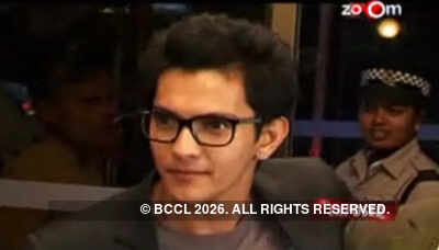 Aditya Narayan slapped by a girl!