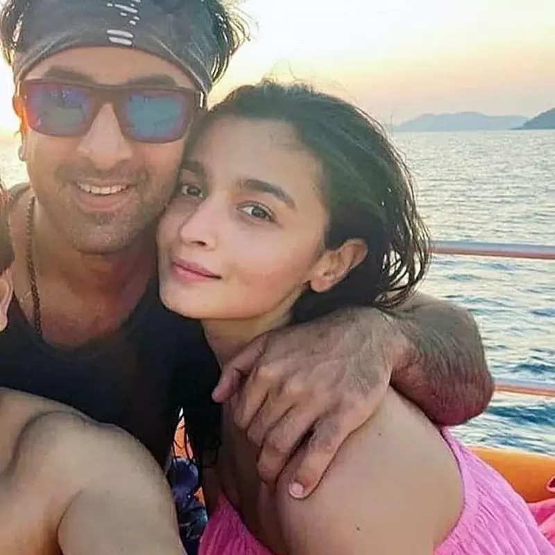 Loved-up pictures of Ranbir Kapoor and Alia Bhatt you just can't give a miss