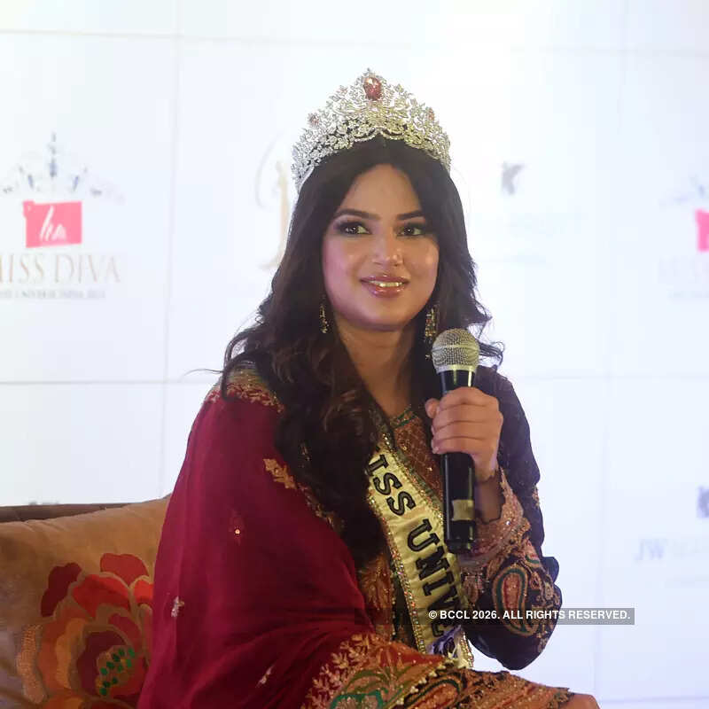 Harnaaz Kaur Sandhu's pictures