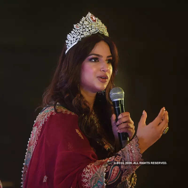 Harnaaz Kaur Sandhu's pictures