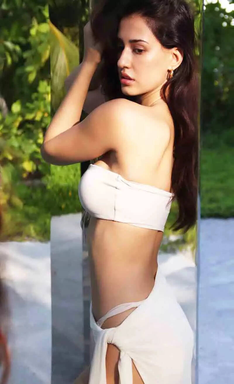 This new pool picture of Disha Patani will help you to beat the summer heat