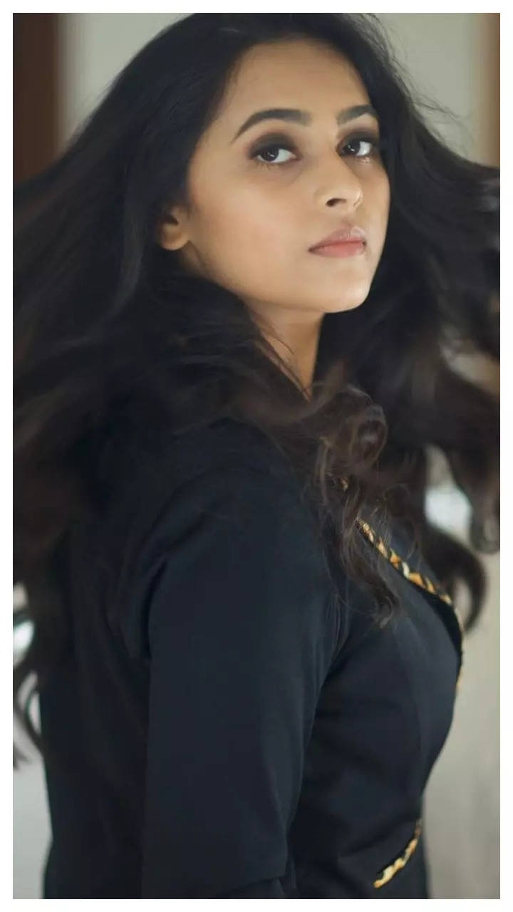 Sri Divya keeps it simple, yet stylish | Times of India