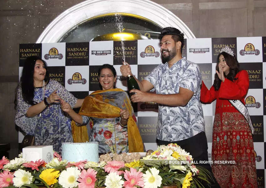 Harnaaz Kaur Sandhu's pictures