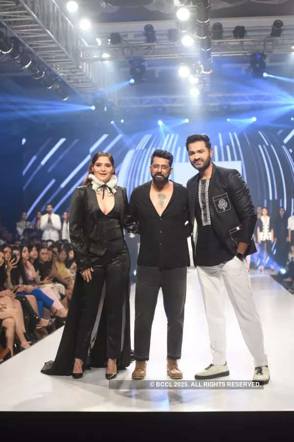 Pune Times Fashion Week 2022: Day 3 - Dheeraj Sharma