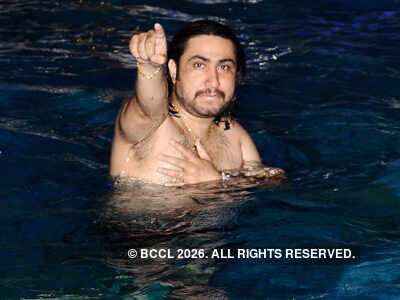 Pool party @ Hotel The Royal Plaza