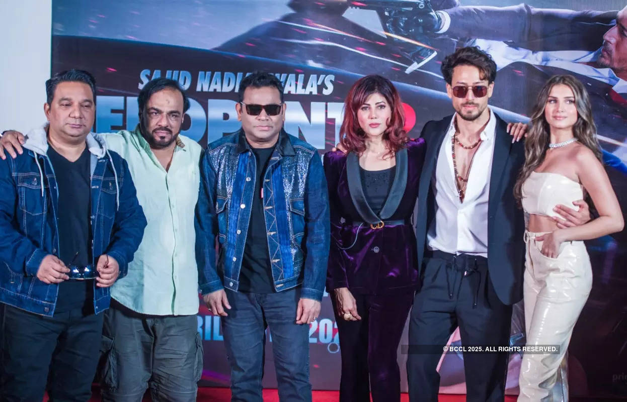 Tiger Shroff & Tara Sutaria up the glam quotient at Dafa Kar song launch of 'Heropanti 2'