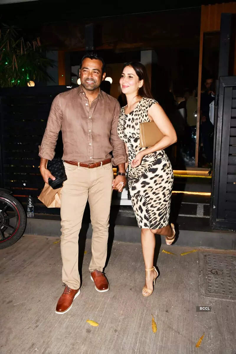 Pictures of Kim Sharma and Leander Paes walking hand-in-hand on their dinner date go viral