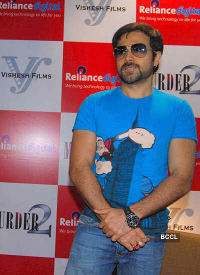 Emraan at Reliance store
