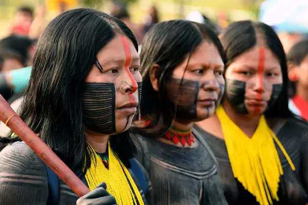 Indigenous people continue protest in Brasilia; see pics