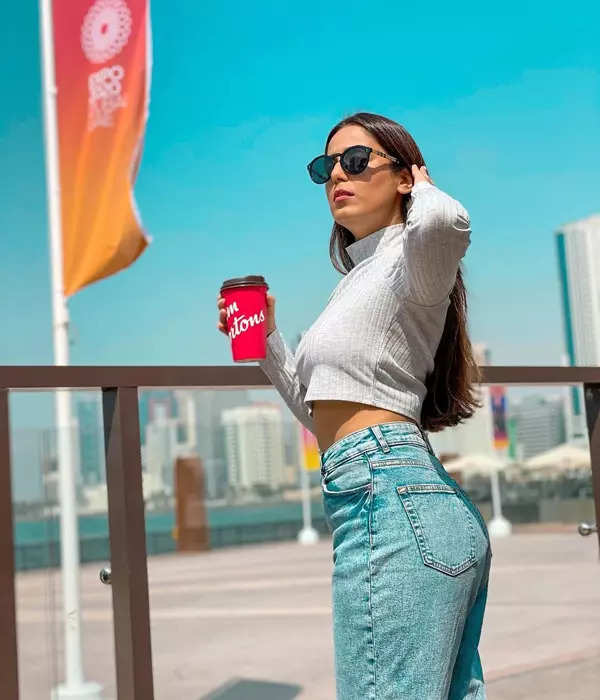 Throwback vacation pictures of Srishty Rode will make you pack your bags!