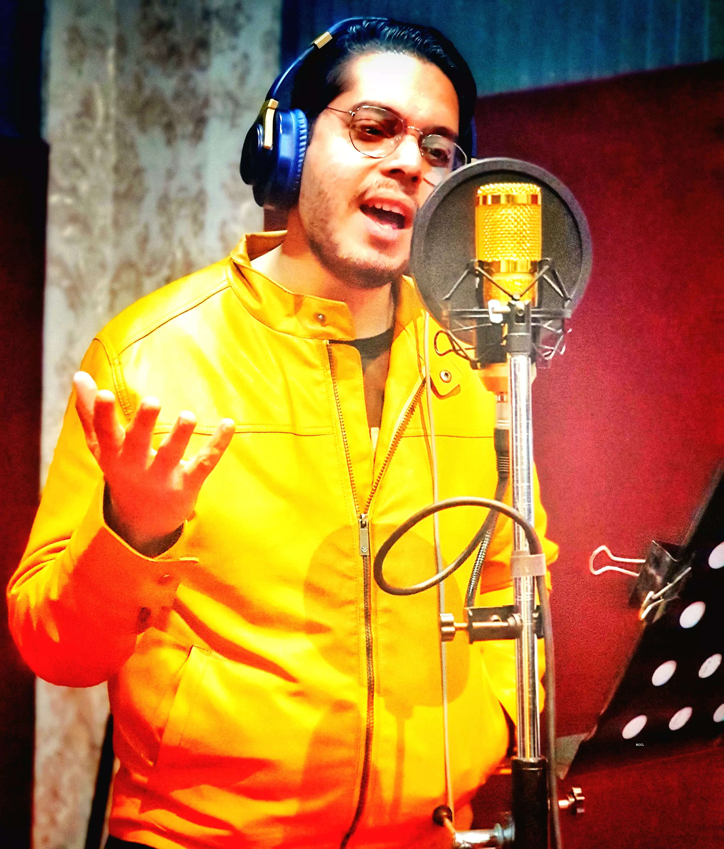 Meet actor & singer Someshwar Mahadevan, a.k.a. Singer Sam, see photos