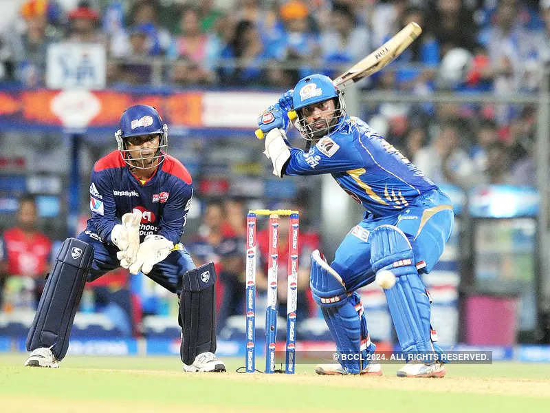 Dinesh Karthik becomes second wicketkeeper to complete 150 dismissals in IPL