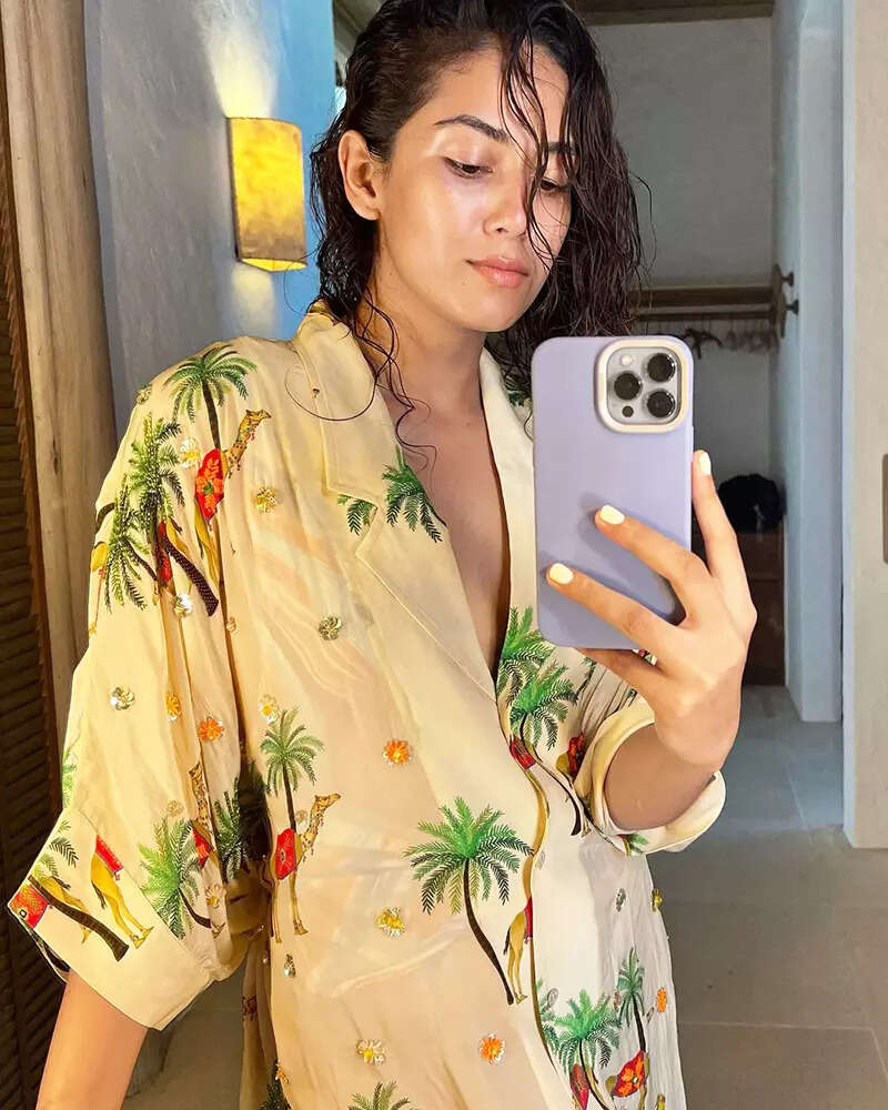 Mira Rajput stuns in blingy attire with sheer netted trousers, glamorous pictures go viral