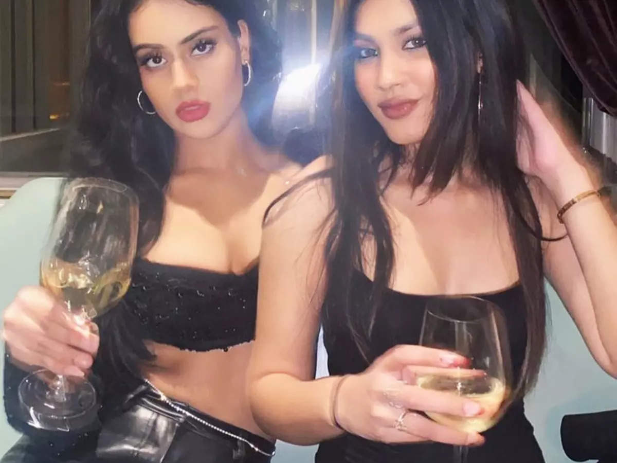 Unseen party picture of Nysa Devgan in a black crop top goes viral; fans call her Kajol’s doppelganger