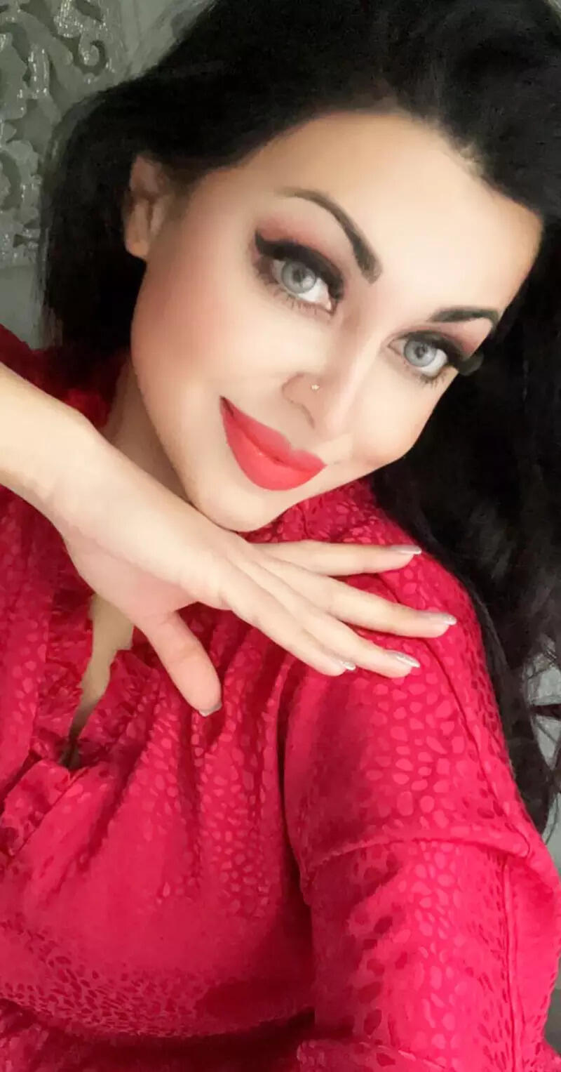 Who is Aamna Imran? Pictures of internet sensation and Aishwarya Rai Bachchan's Pakistani lookalike go viral