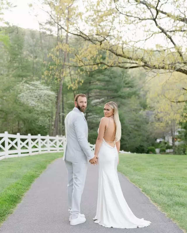 Dustin Johnson and Paulina Gretzky's wedding pictures