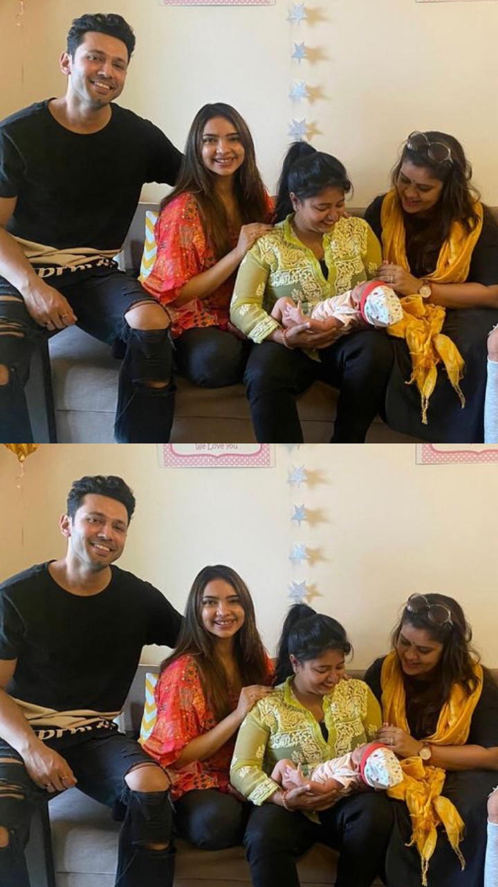 Marathi TV actors and Tujhyat Jeev Rangla fame couple Hardeek Joshi and  Akshaya Deodhar get engaged in a low-key ceremony - Times of India